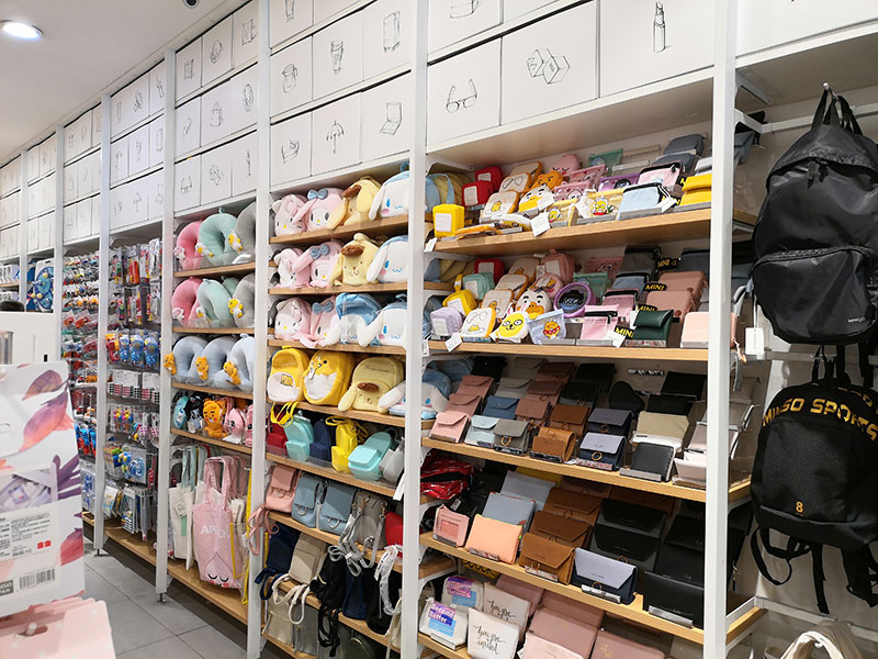 名創優品展示柜,精品百貨展示架,母嬰展示架