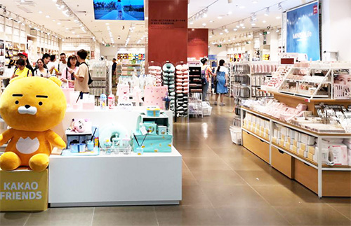 名創優品貨架怎樣布局的?