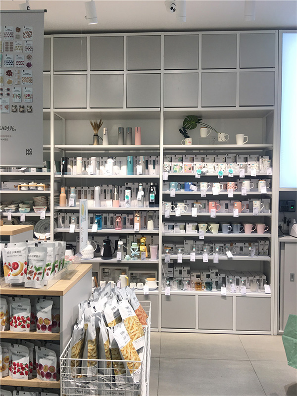 貨架批發(fā)廠分享定制飾品店貨架的基本流程