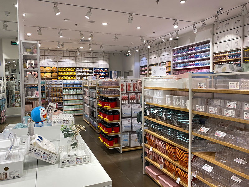 名創優品陳列架,諾米展示架,精品店展示柜定制廠家 名創優品陳列架,諾米展示架,精品店展示柜定制廠家